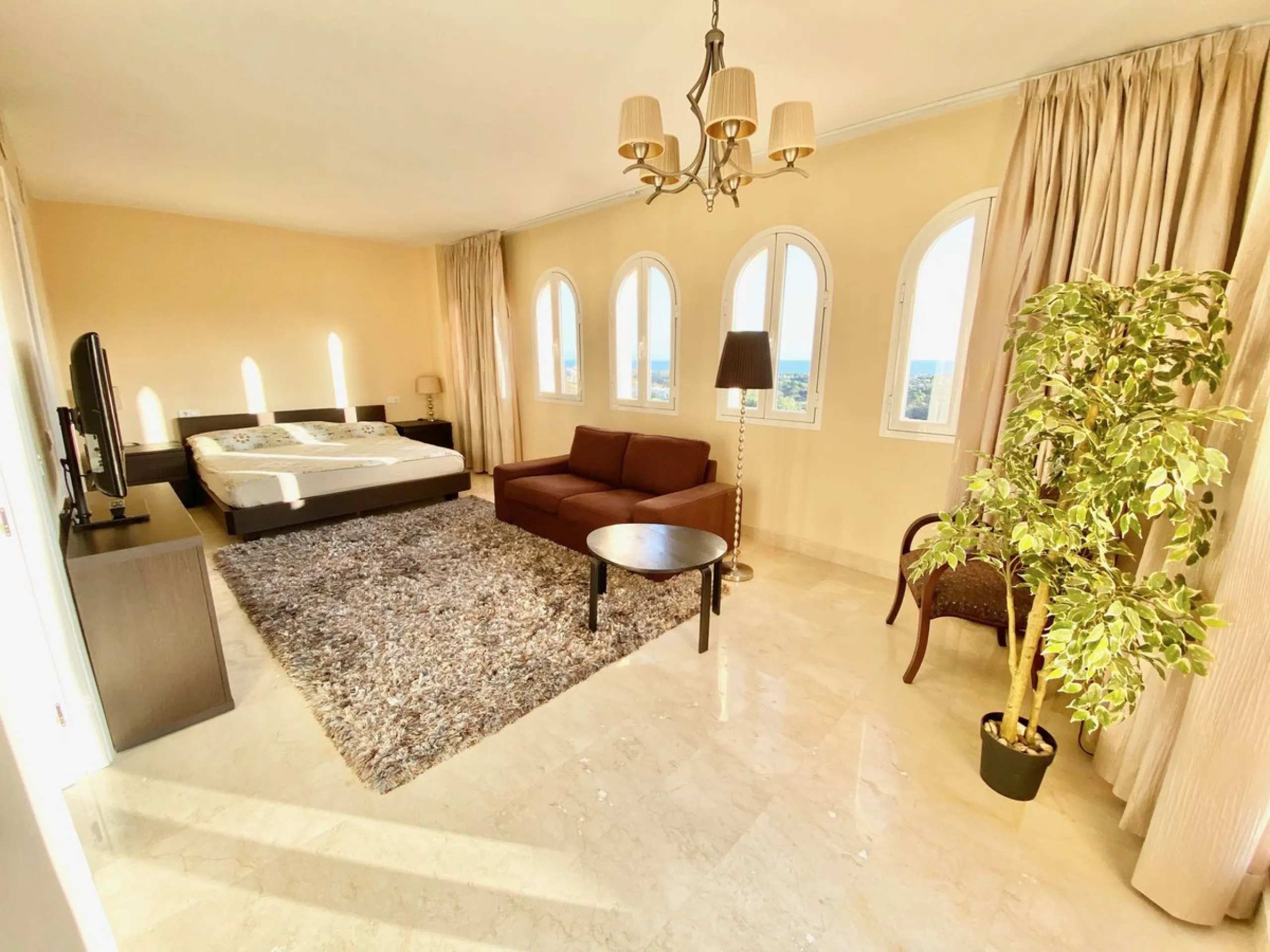 Large Duplex Penthouse in Elviria, Marbella.