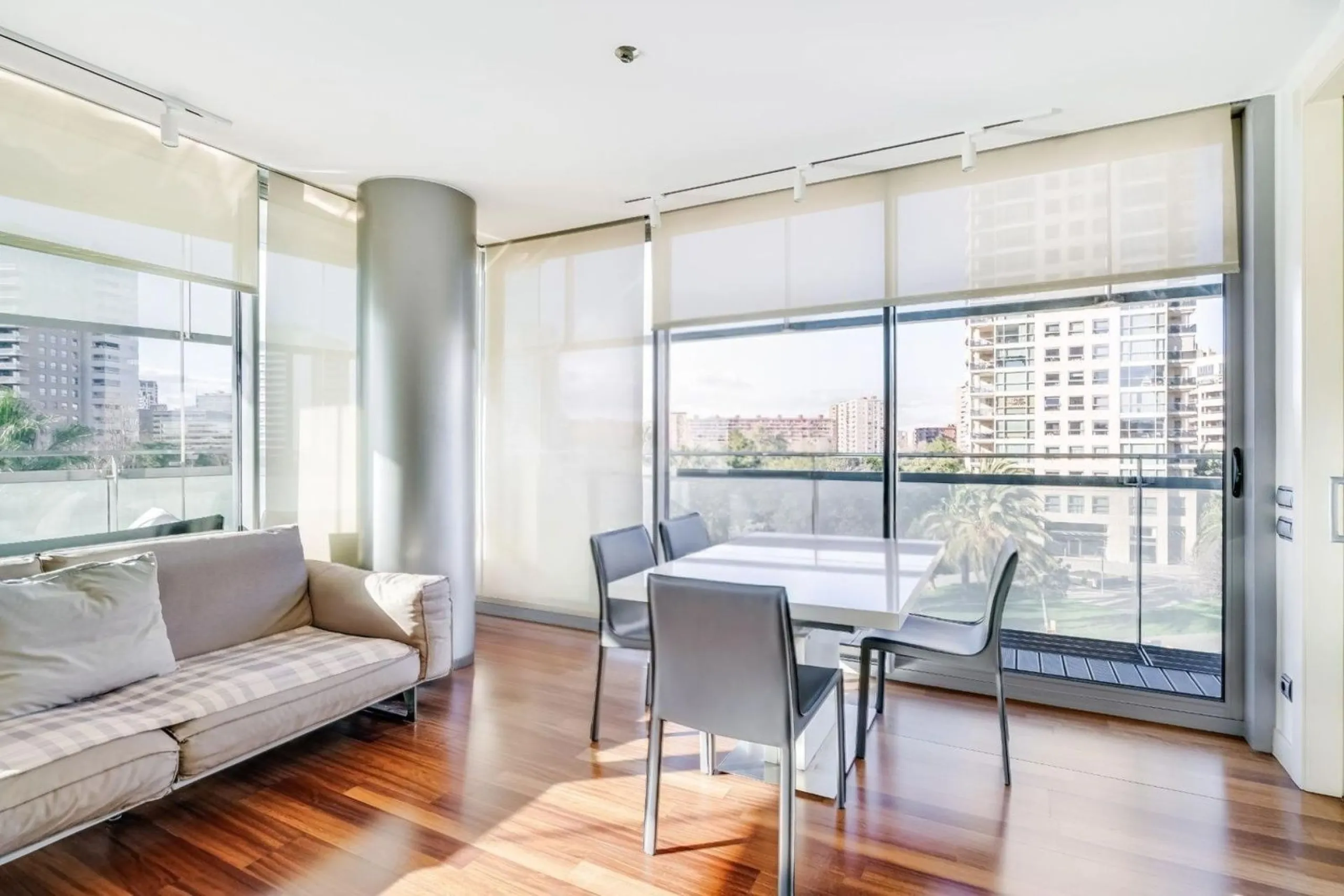 Exclusive apartment with large terrace by the sea in Diagonal Mar, Barcelona