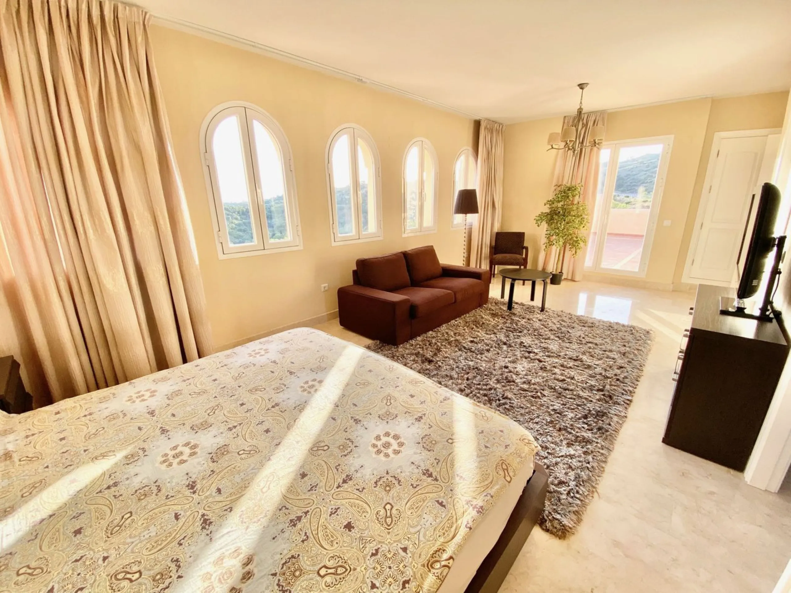 Large Duplex Penthouse in Elviria, Marbella.