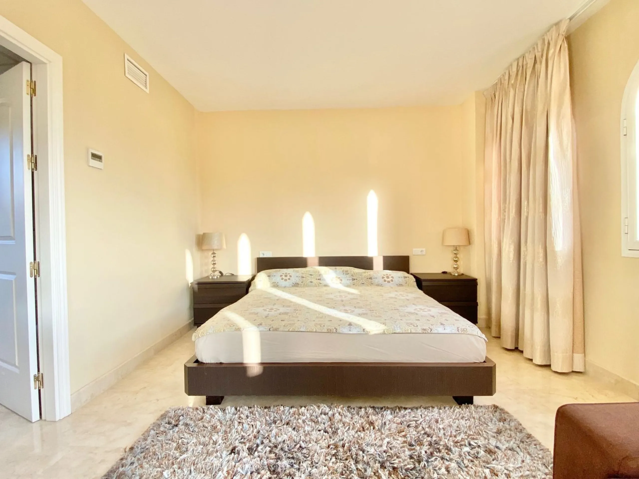Large Duplex Penthouse in Elviria, Marbella.