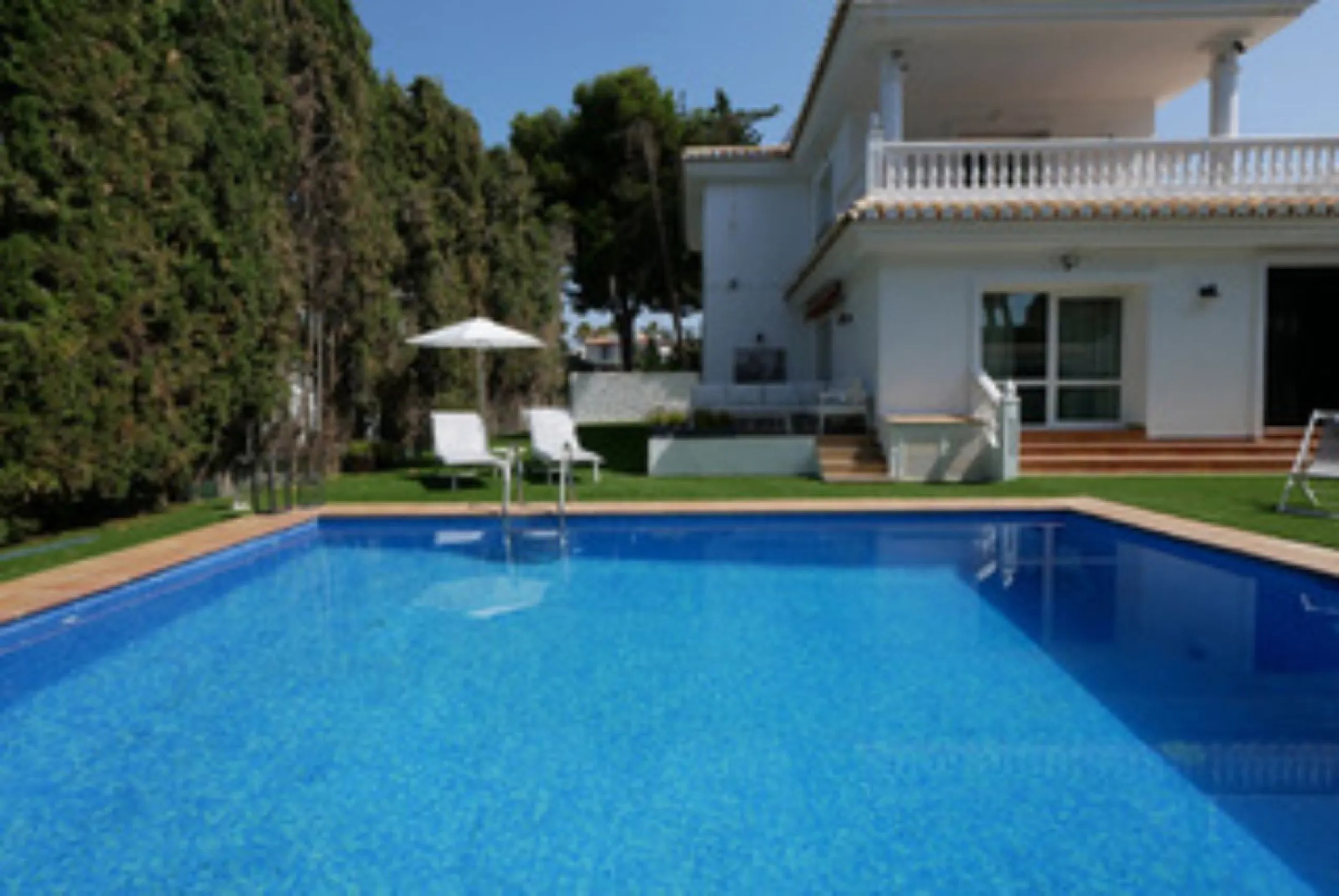 Charming Villa for Sale – Artola, Cabopino (Marbella)