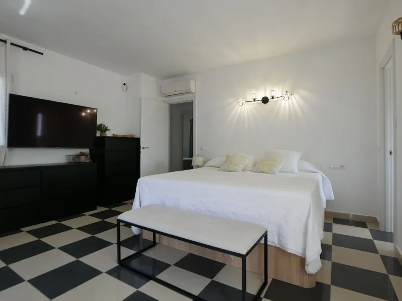 Charming Villa for Sale – Artola, Cabopino (Marbella)
