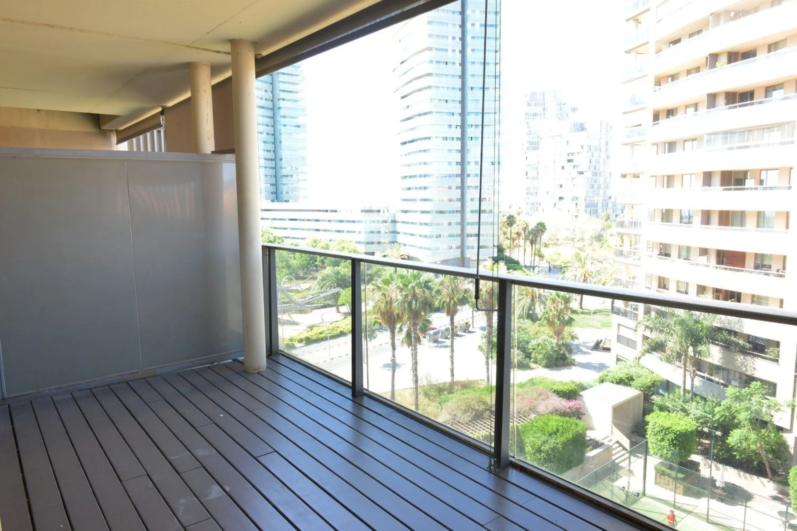Spacious Apartment with Pool, Padel Courts and Garage in Diagonal Mar, Barcelona
