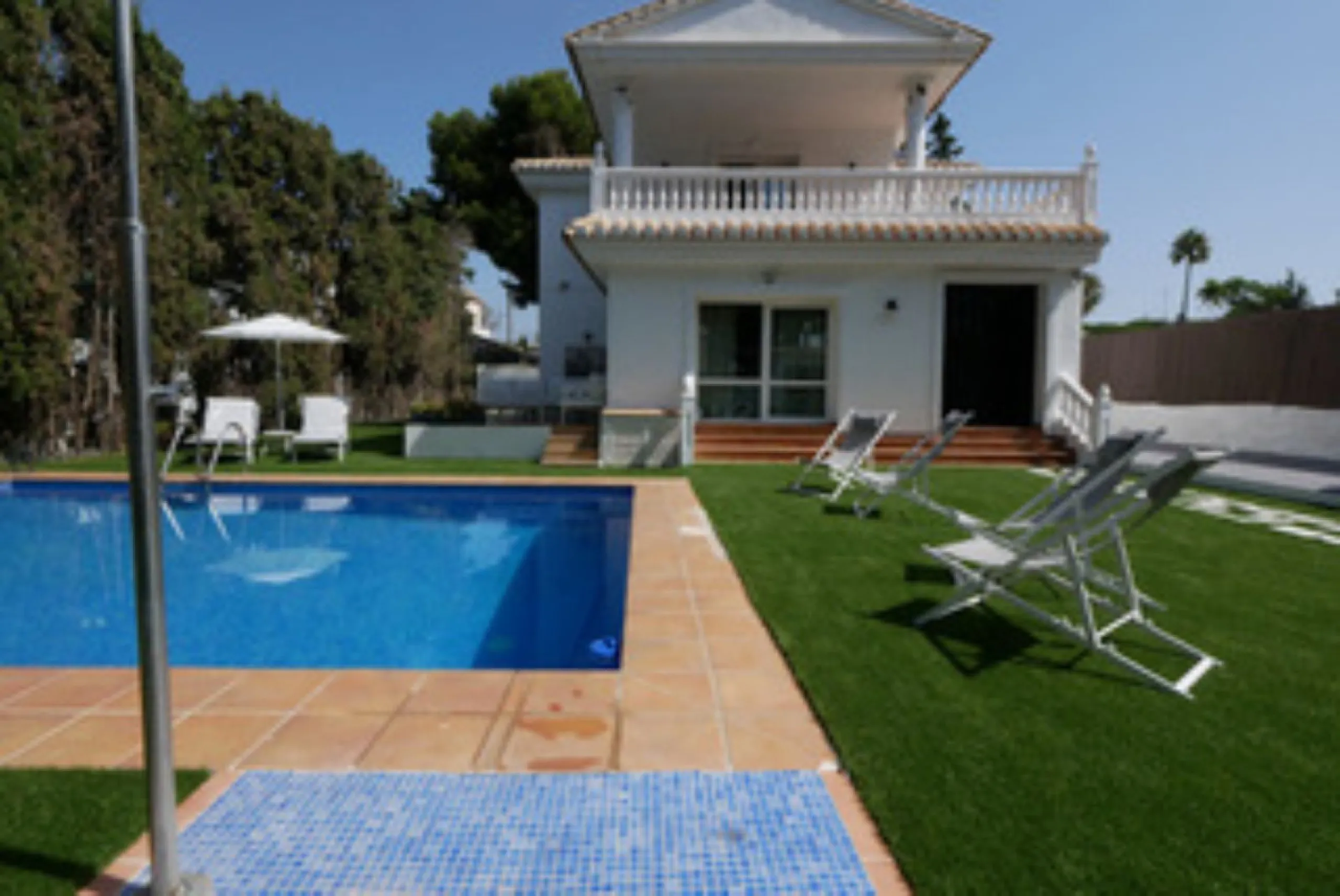 Charming Villa for Sale – Artola, Cabopino (Marbella)
