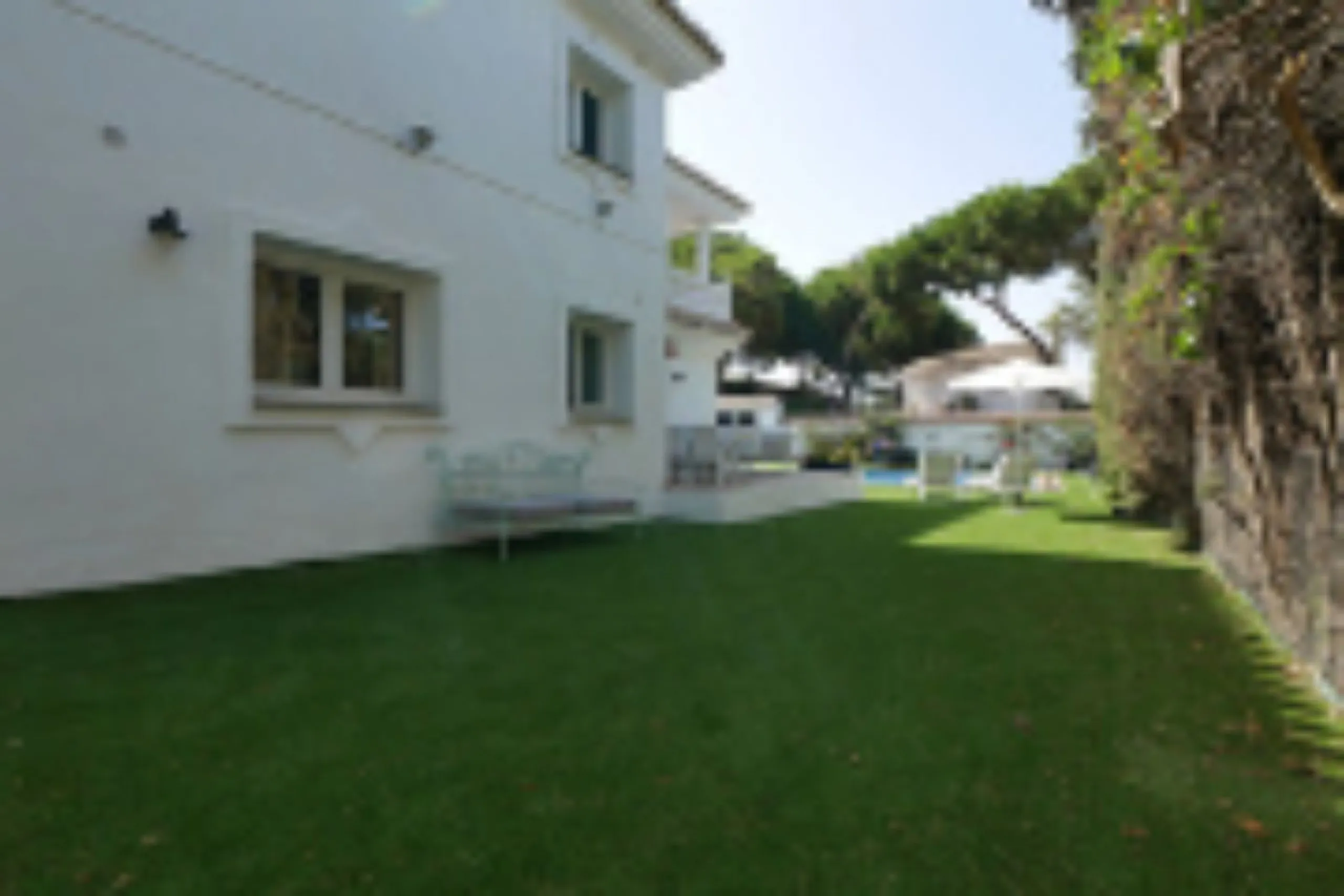 Charming Villa for Sale – Artola, Cabopino (Marbella)
