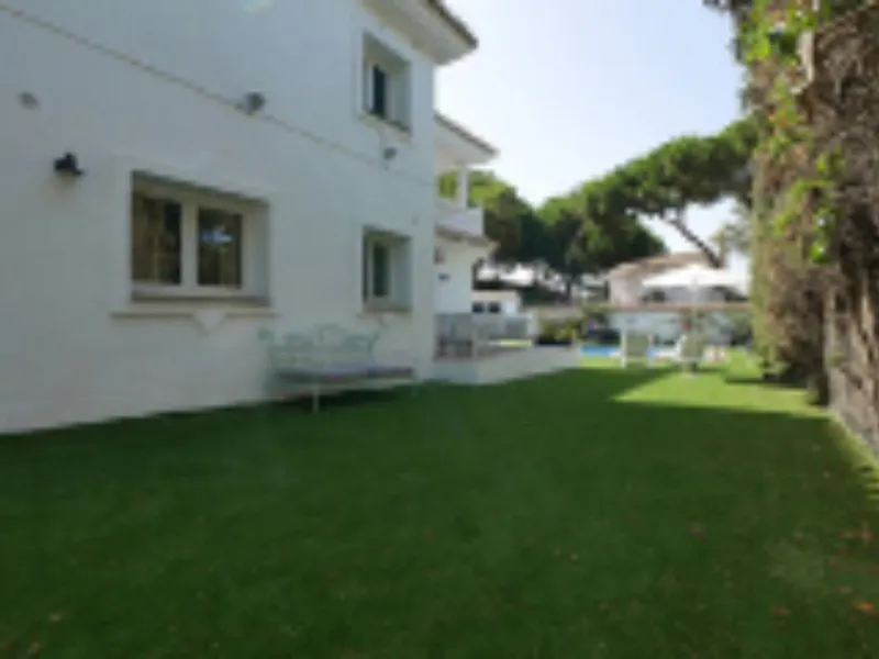 Charming Villa for Sale – Artola, Cabopino (Marbella)