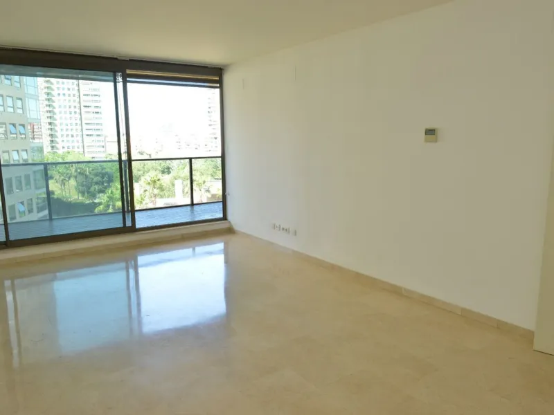 Spacious Apartment with Pool, Padel Courts and Garage in Diagonal Mar, Barcelona
