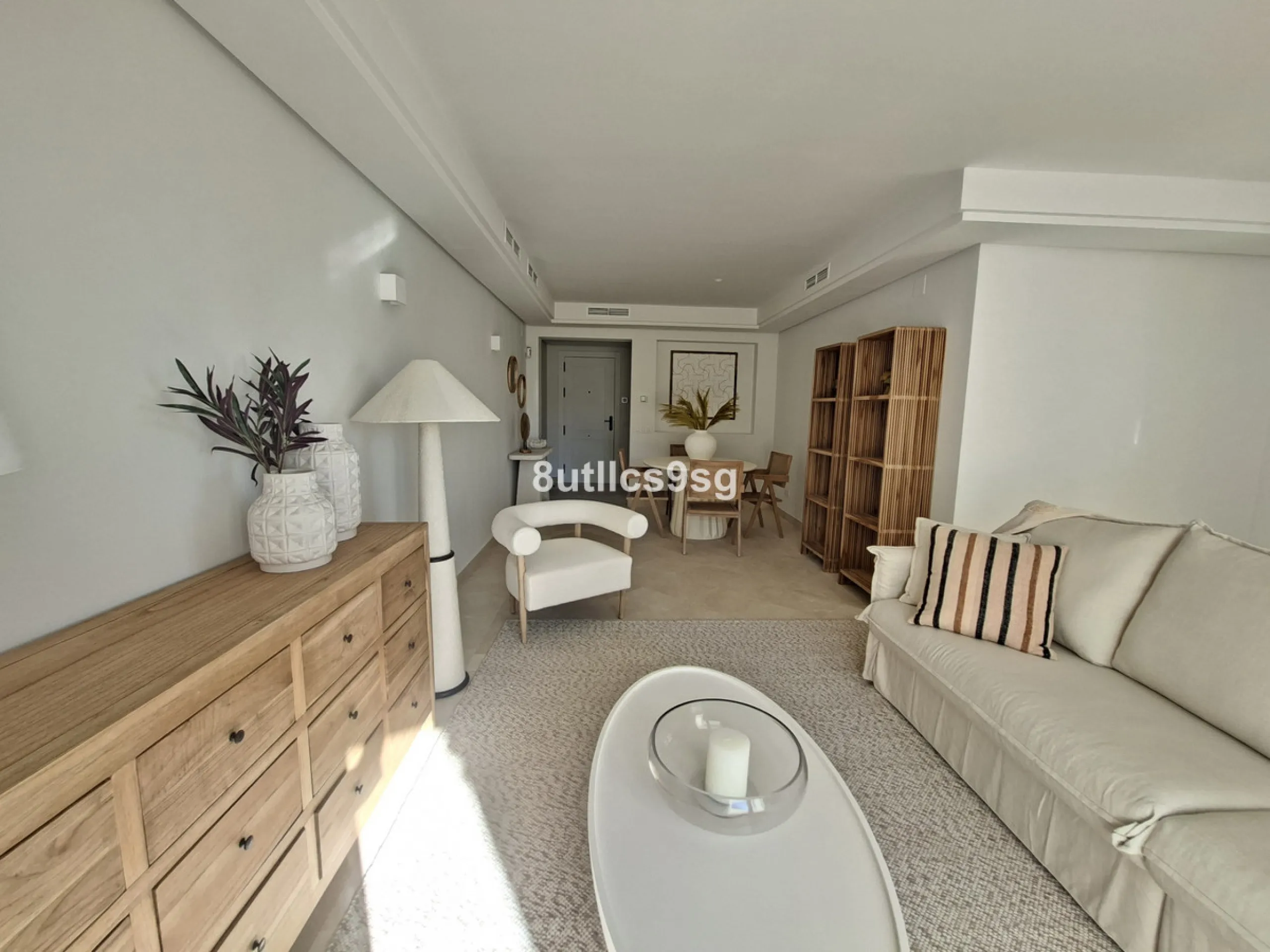 Apartment - Middle Floor Apartment в продаже в Marbella, Málaga. В доме 2 спален и 3 ванных комнат. Площадь дома 122 м²