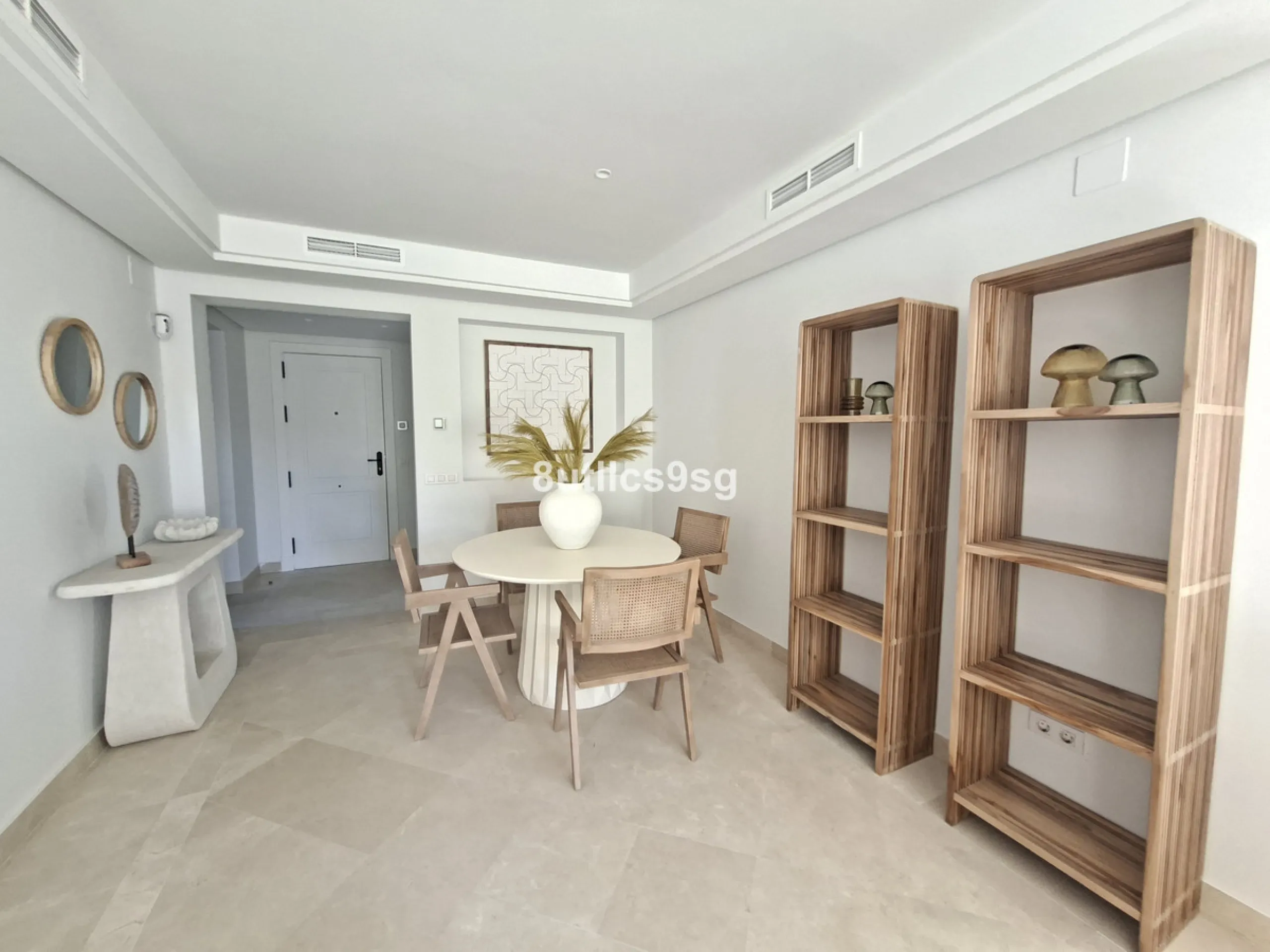 Apartment - Middle Floor Apartment в продаже в Marbella, Málaga. В доме 2 спален и 3 ванных комнат. Площадь дома 122 м²