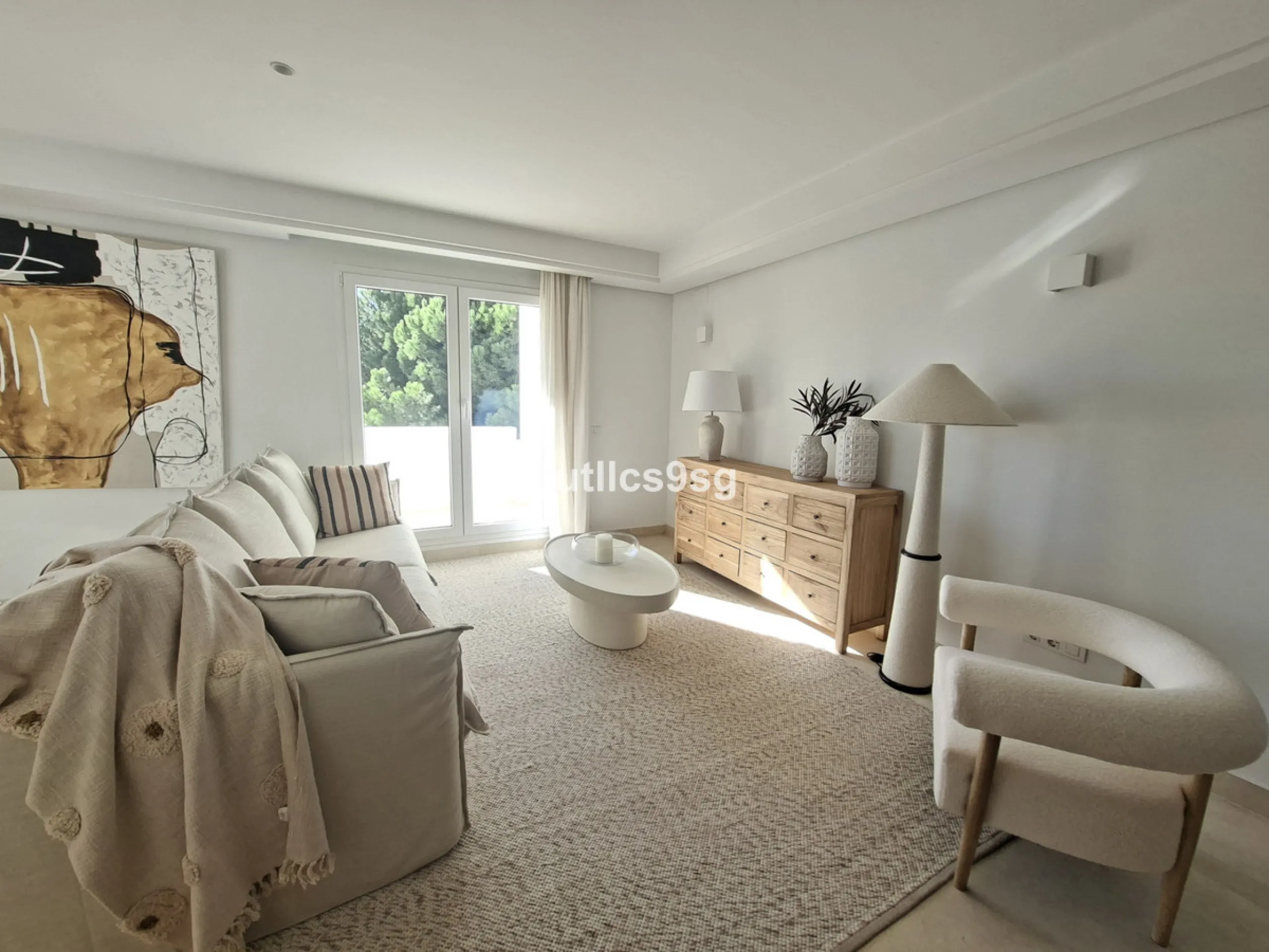 Apartment - Middle Floor Apartment в продаже в Marbella, Málaga. В доме 2 спален и 3 ванных комнат. Площадь дома 122 м²