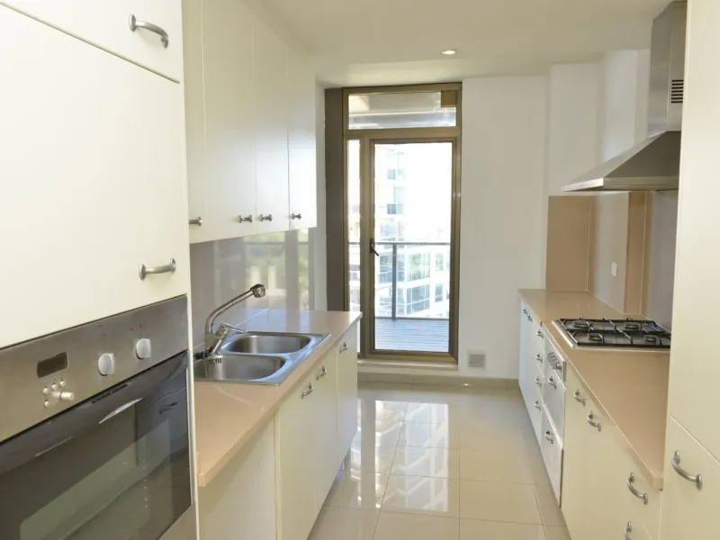 Spacious Apartment with Pool, Padel Courts and Garage in Diagonal Mar, Barcelona