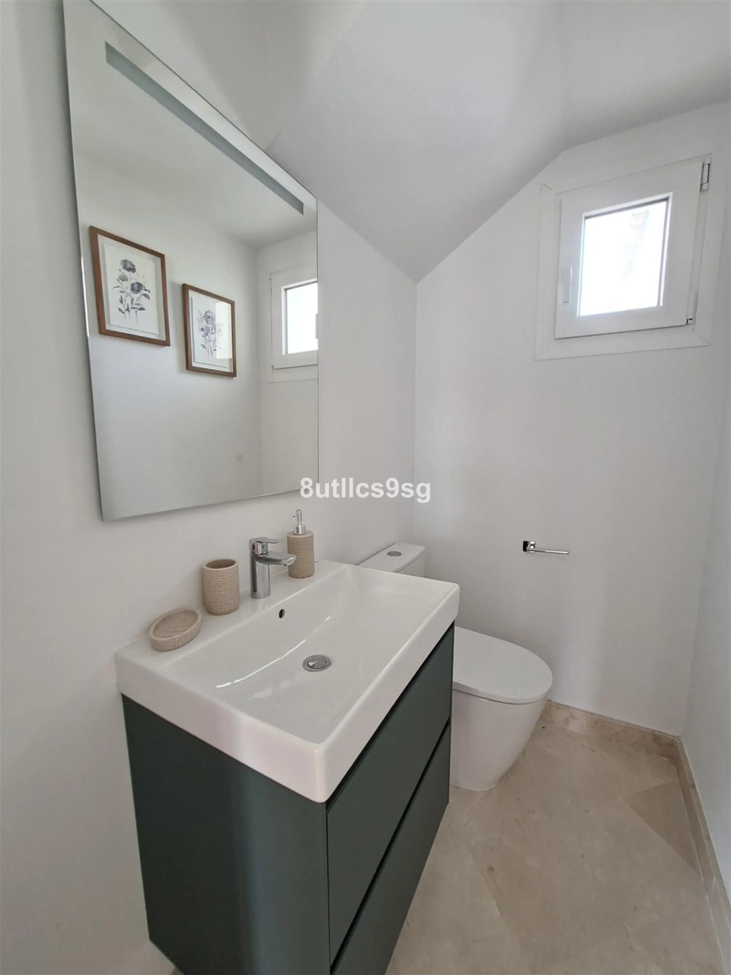 Apartment - Middle Floor Apartment в продаже в Marbella, Málaga. В доме 2 спален и 3 ванных комнат. Площадь дома 122 м²