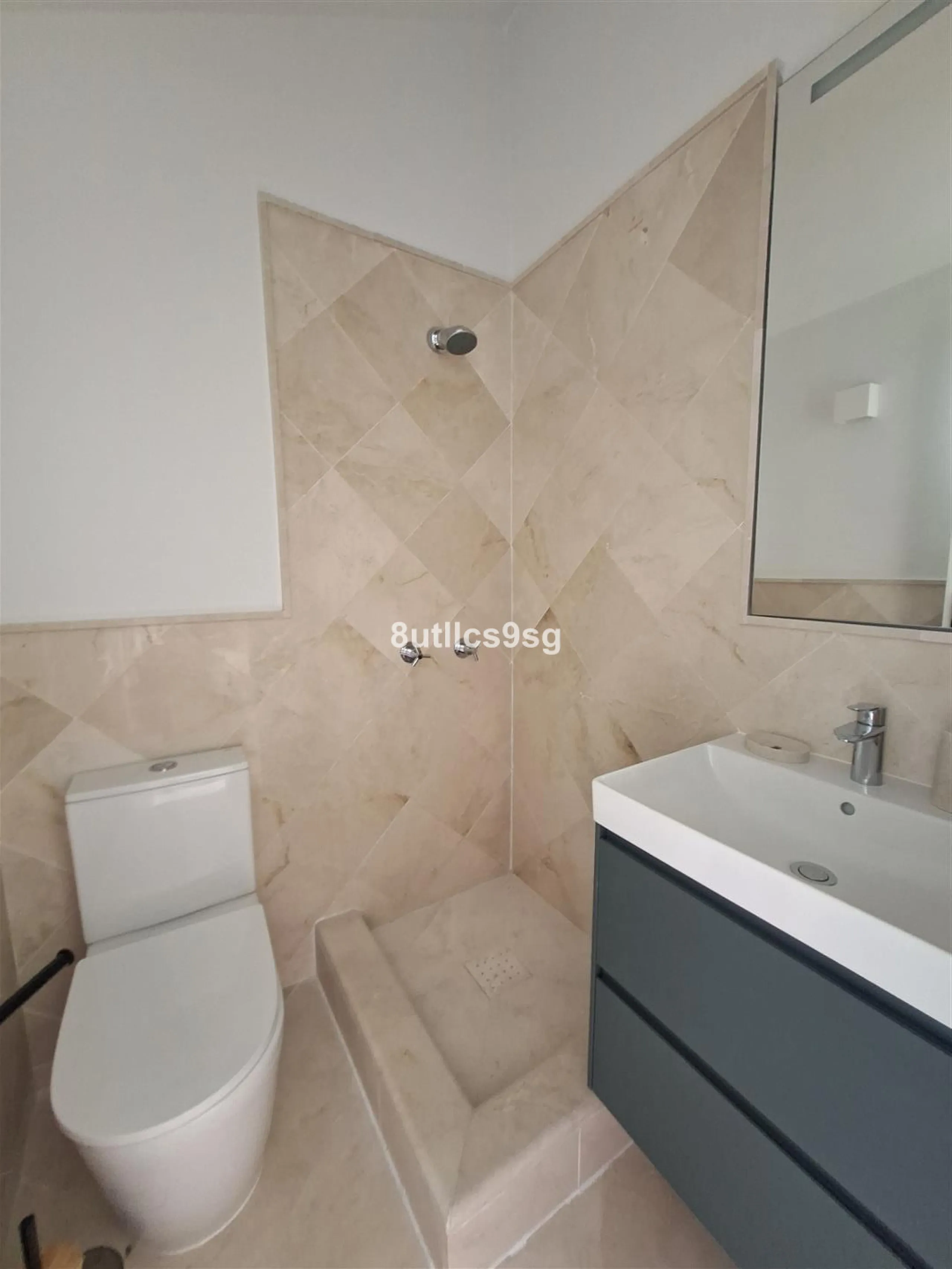 Apartment - Middle Floor Apartment в продаже в Marbella, Málaga. В доме 2 спален и 3 ванных комнат. Площадь дома 122 м²