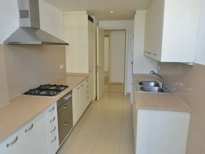Spacious Apartment with Pool, Padel Courts and Garage in Diagonal Mar, Barcelona