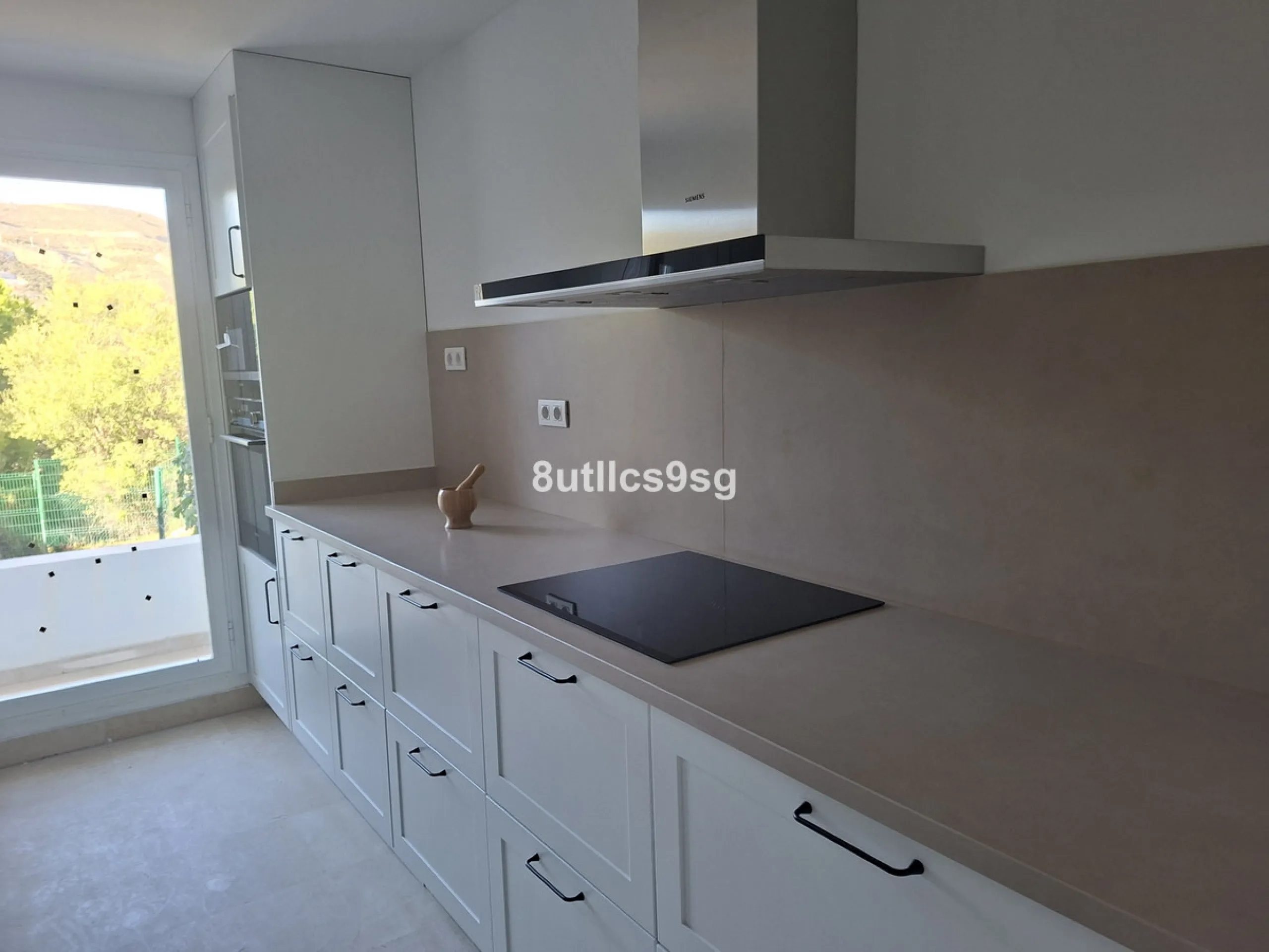 Apartment - Middle Floor Apartment в продаже в Marbella, Málaga. В доме 2 спален и 3 ванных комнат. Площадь дома 122 м²