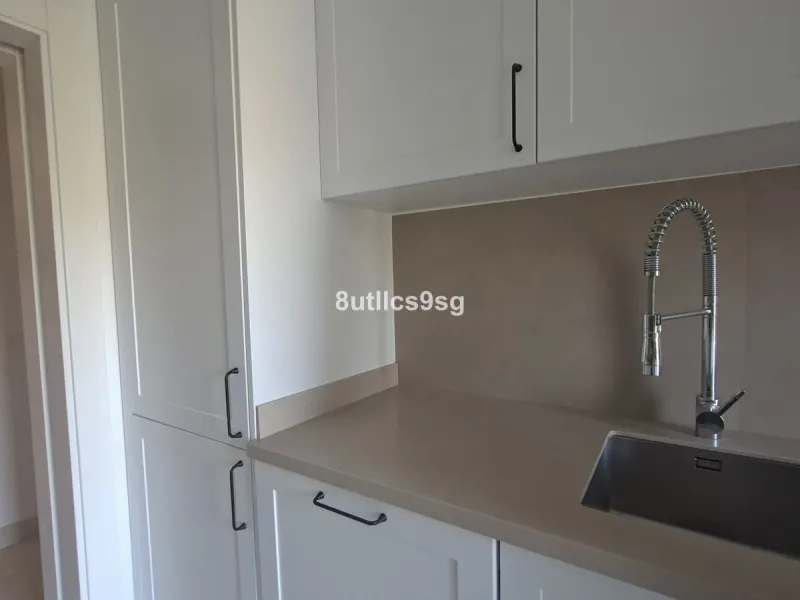 Apartment - Middle Floor Apartment в продаже в Marbella, Málaga. В доме 2 спален и 3 ванных комнат. Площадь дома 122 м²