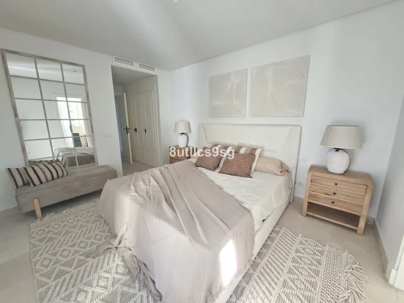 Apartment - Middle Floor Apartment в продаже в Marbella, Málaga. В доме 2 спален и 3 ванных комнат. Площадь дома 122 м²