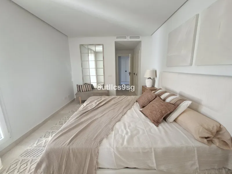Apartment - Middle Floor Apartment в продаже в Marbella, Málaga. В доме 2 спален и 3 ванных комнат. Площадь дома 122 м²