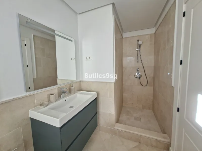 Apartment - Middle Floor Apartment в продаже в Marbella, Málaga. В доме 2 спален и 3 ванных комнат. Площадь дома 122 м²