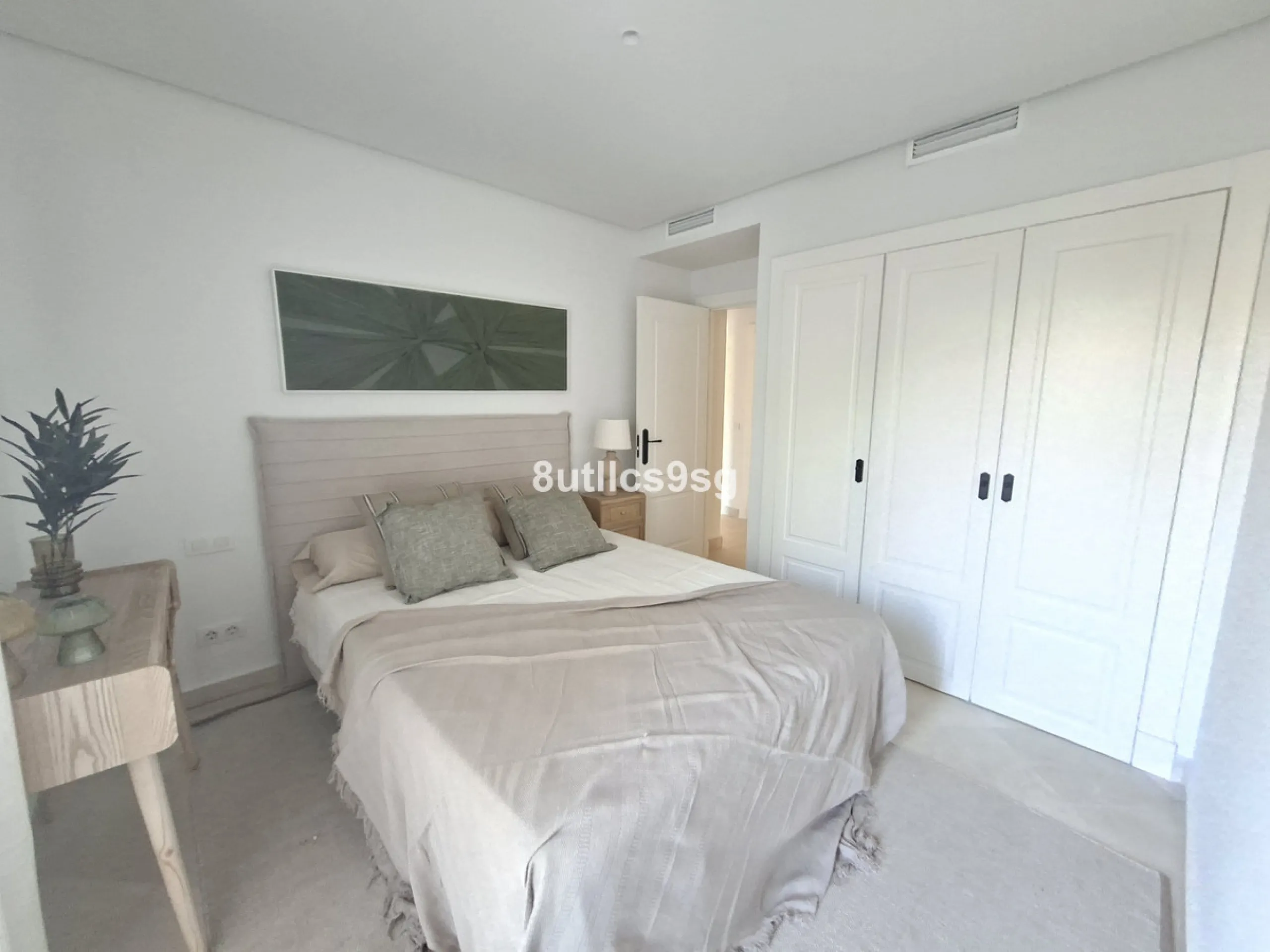 Apartment - Middle Floor Apartment в продаже в Marbella, Málaga. В доме 2 спален и 3 ванных комнат. Площадь дома 122 м²