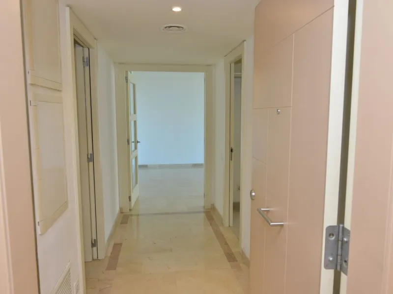 Spacious Apartment with Pool, Padel Courts and Garage in Diagonal Mar, Barcelona