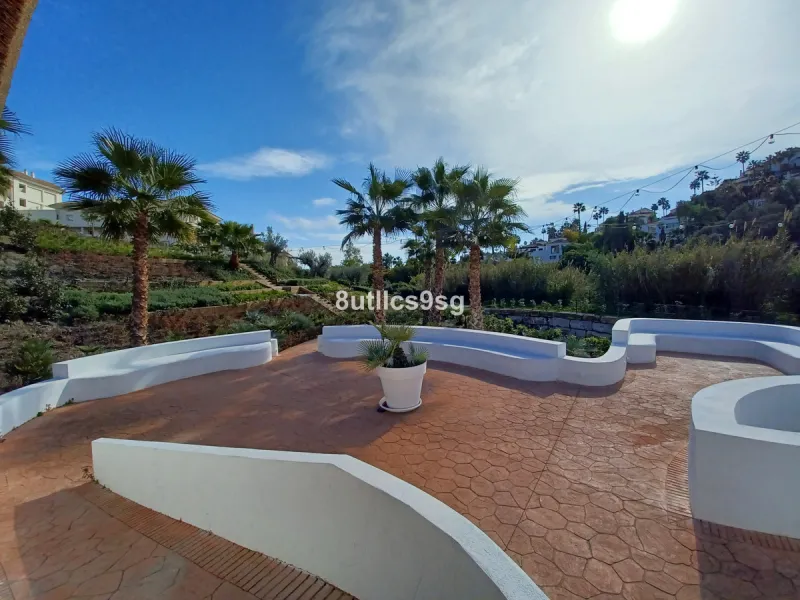 Apartment - Middle Floor Apartment в продаже в Marbella, Málaga. В доме 2 спален и 3 ванных комнат. Площадь дома 122 м²