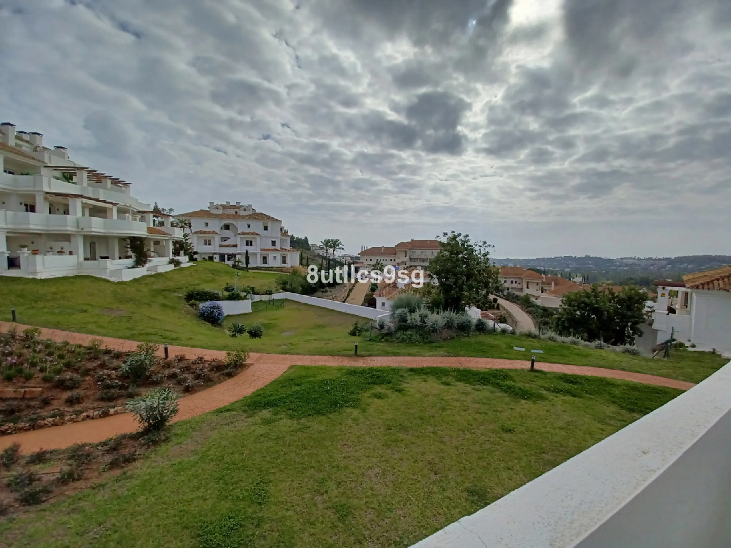 Apartment - Middle Floor Apartment в продаже в Marbella, Málaga. В доме 2 спален и 3 ванных комнат. Площадь дома 122 м²