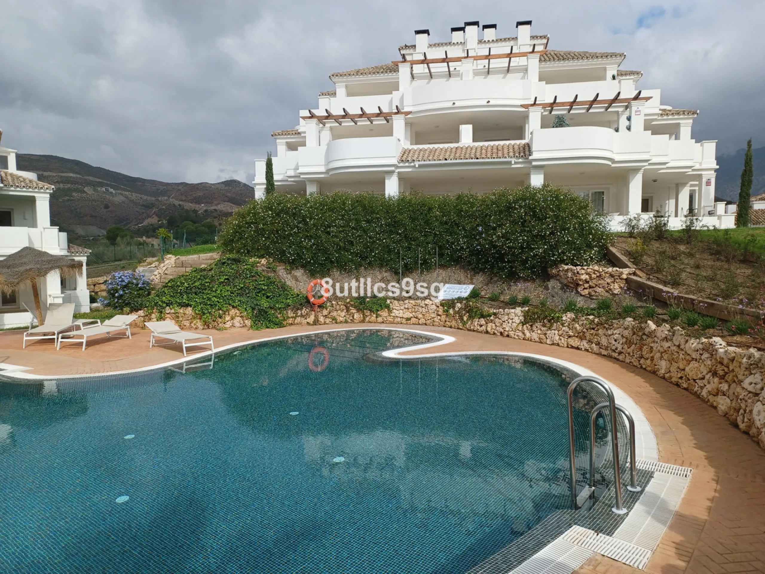 Apartment - Middle Floor Apartment в продаже в Marbella, Málaga. В доме 2 спален и 3 ванных комнат. Площадь дома 122 м²