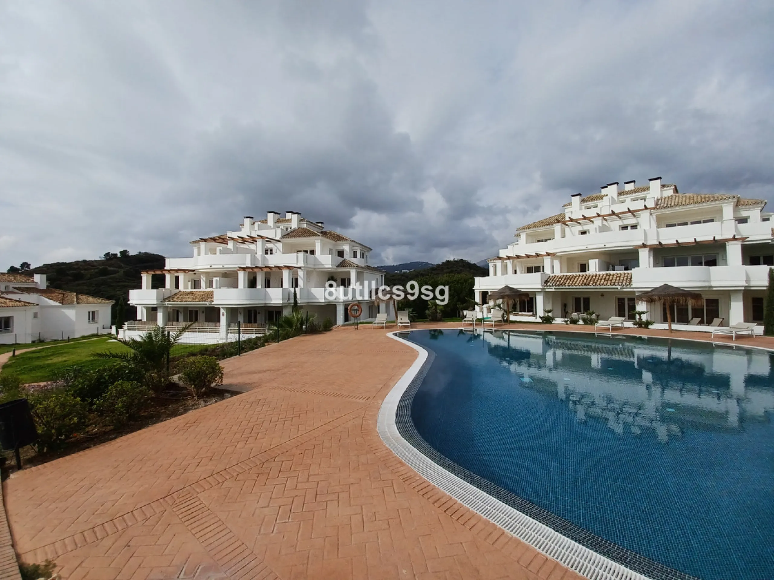 Apartment - Middle Floor Apartment в продаже в Marbella, Málaga. В доме 2 спален и 3 ванных комнат. Площадь дома 122 м²