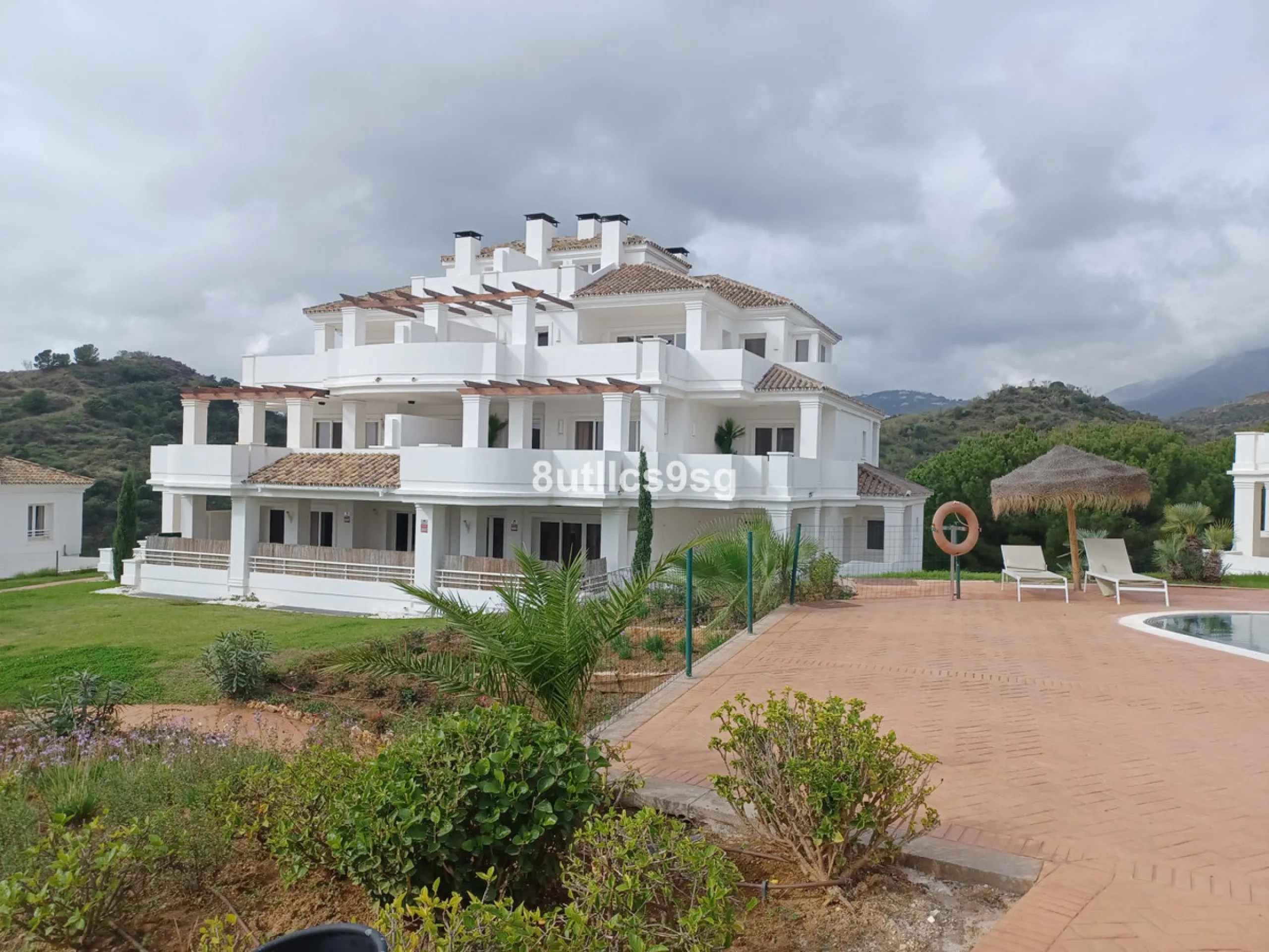 Apartment - Middle Floor Apartment в продаже в Marbella, Málaga. В доме 2 спален и 3 ванных комнат. Площадь дома 122 м²