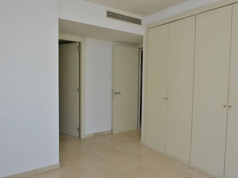 Spacious Apartment with Pool, Padel Courts and Garage in Diagonal Mar, Barcelona