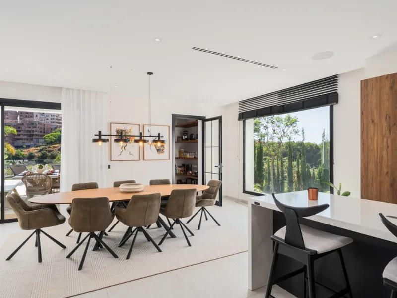 Positioned within the prestigious Santa Maria Golf urbanization in Elviria, Villa Andrea is an extraordinary frontline golf villa for sale in Marbella offering contemporary luxury, seamless design, and a highly desirable setting. Built in 2021 on a genero