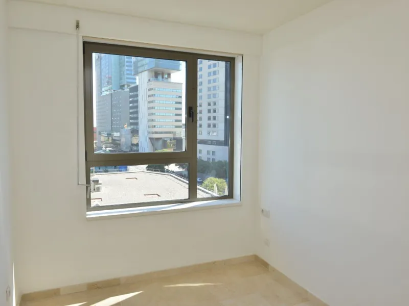 Spacious Apartment with Pool, Padel Courts and Garage in Diagonal Mar, Barcelona