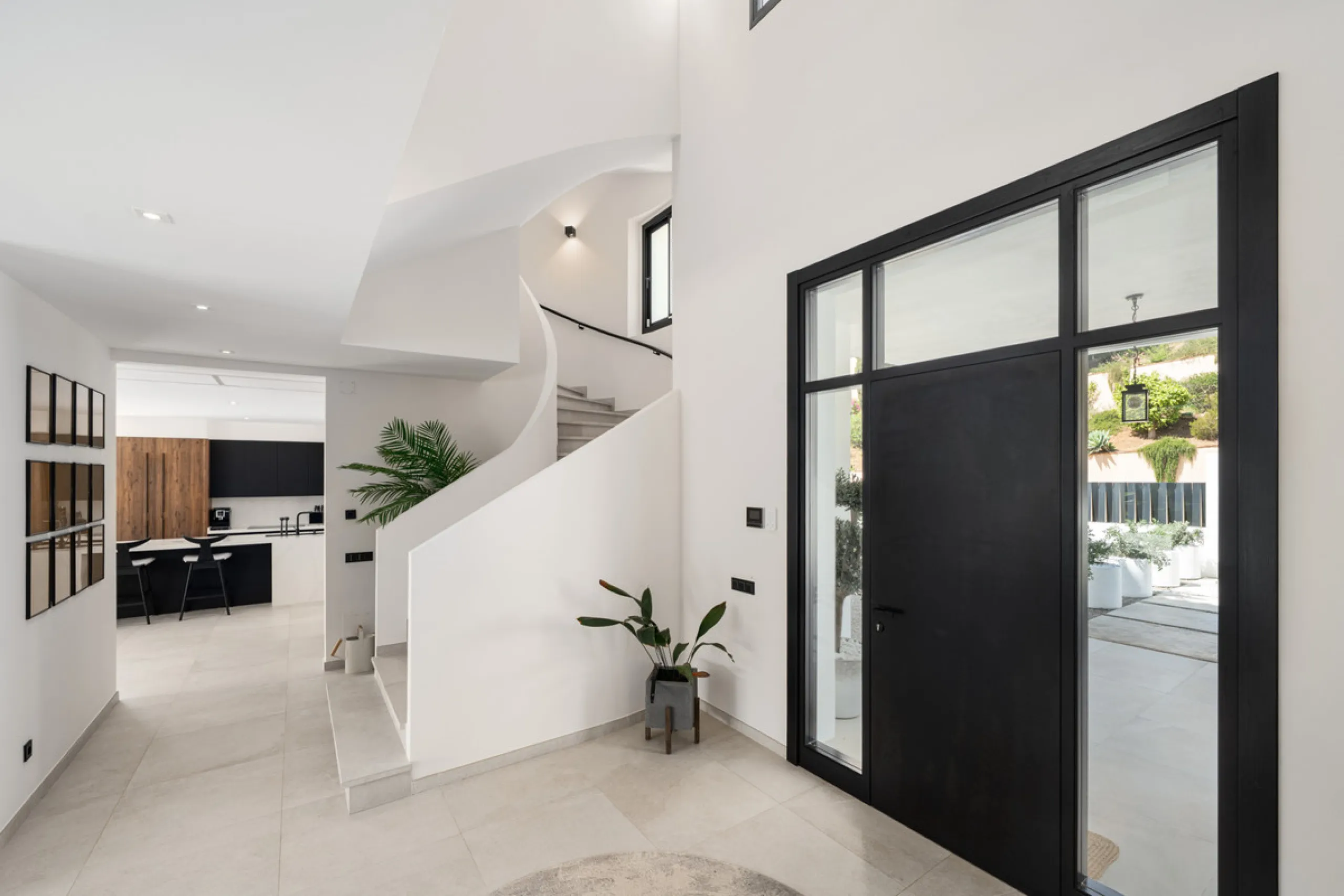 Positioned within the prestigious Santa Maria Golf urbanization in Elviria, Villa Andrea is an extraordinary frontline golf villa for sale in Marbella offering contemporary luxury, seamless design, and a highly desirable setting. Built in 2021 on a genero