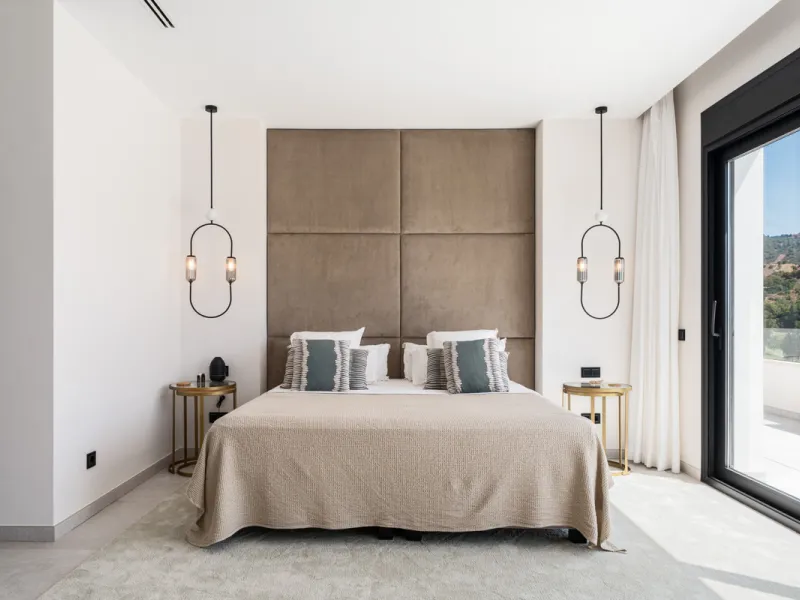 Positioned within the prestigious Santa Maria Golf urbanization in Elviria, Villa Andrea is an extraordinary frontline golf villa for sale in Marbella offering contemporary luxury, seamless design, and a highly desirable setting. Built in 2021 on a genero