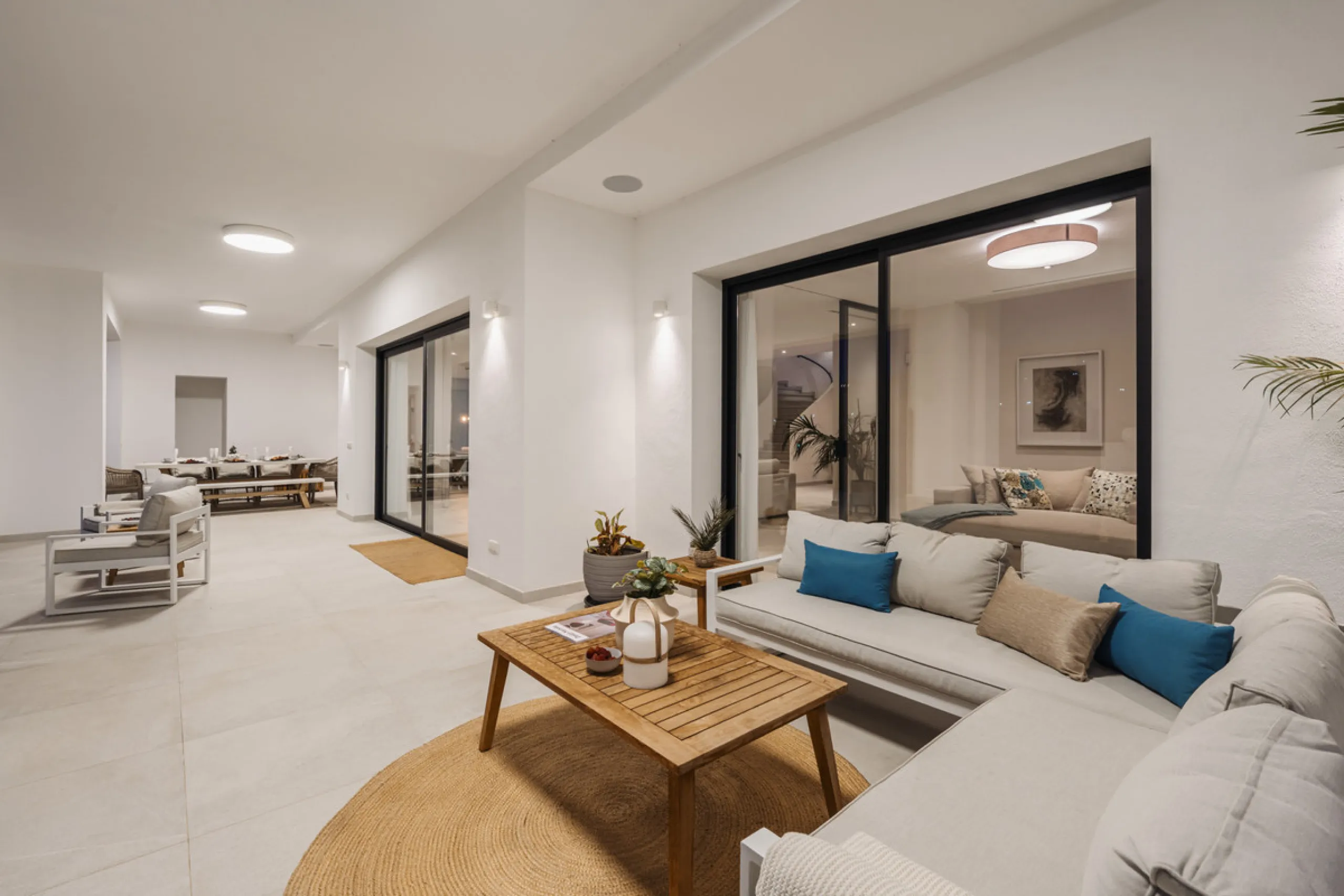 Positioned within the prestigious Santa Maria Golf urbanization in Elviria, Villa Andrea is an extraordinary frontline golf villa for sale in Marbella offering contemporary luxury, seamless design, and a highly desirable setting. Built in 2021 on a genero