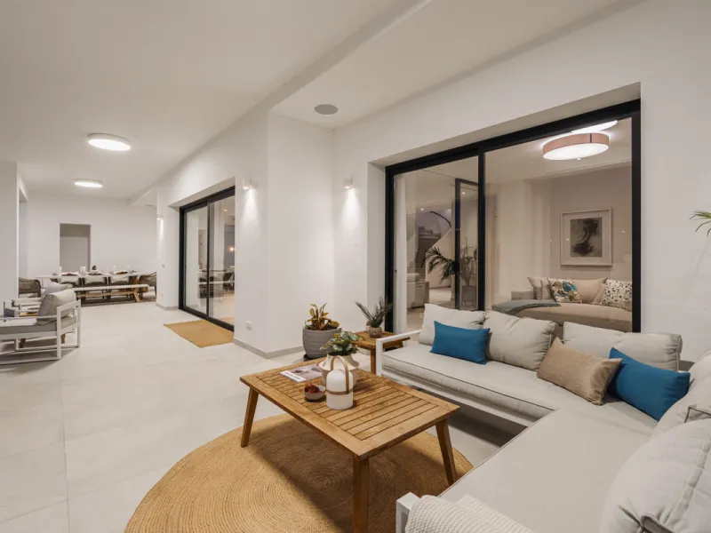 Positioned within the prestigious Santa Maria Golf urbanization in Elviria, Villa Andrea is an extraordinary frontline golf villa for sale in Marbella offering contemporary luxury, seamless design, and a highly desirable setting. Built in 2021 on a genero