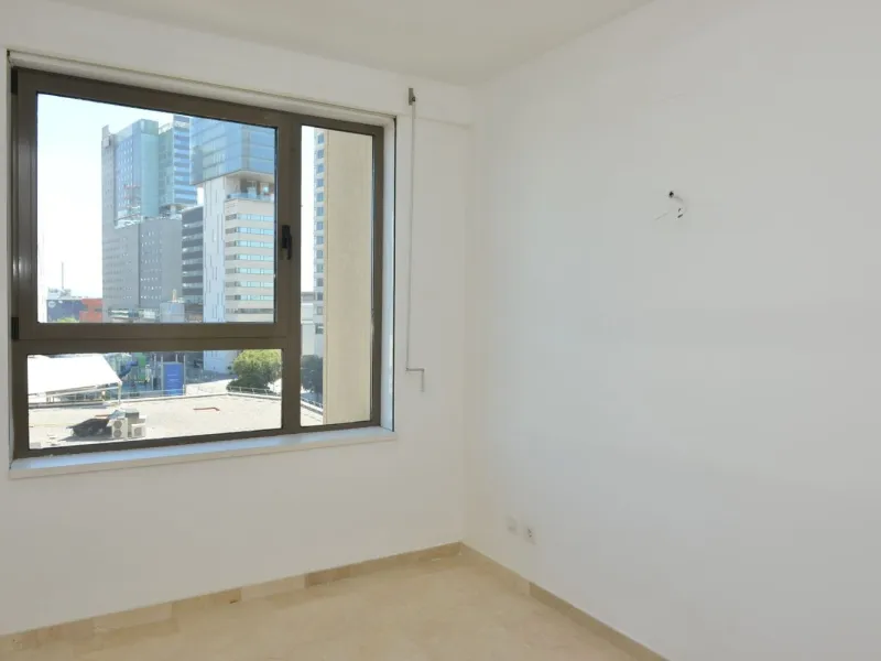 Spacious Apartment with Pool, Padel Courts and Garage in Diagonal Mar, Barcelona