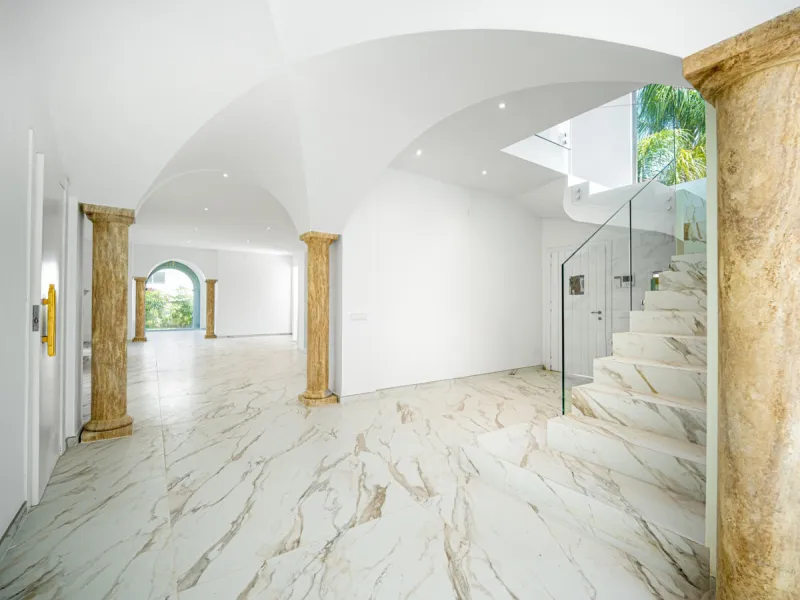Villa Roma is a stunning four-bedroom, four-bathroom home in the exclusive beachside area of Los Monteros, Marbella East. Just a short walk from the beach, this elegant villa sits on a 933m² plot and combines classic European design with modern coastal co
