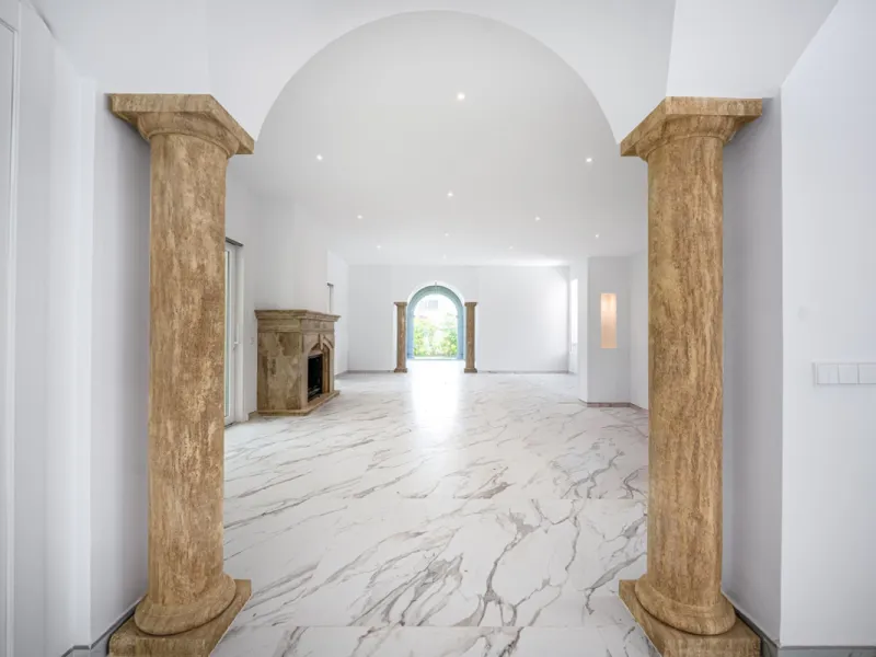Villa Roma is a stunning four-bedroom, four-bathroom home in the exclusive beachside area of Los Monteros, Marbella East. Just a short walk from the beach, this elegant villa sits on a 933m² plot and combines classic European design with modern coastal co
