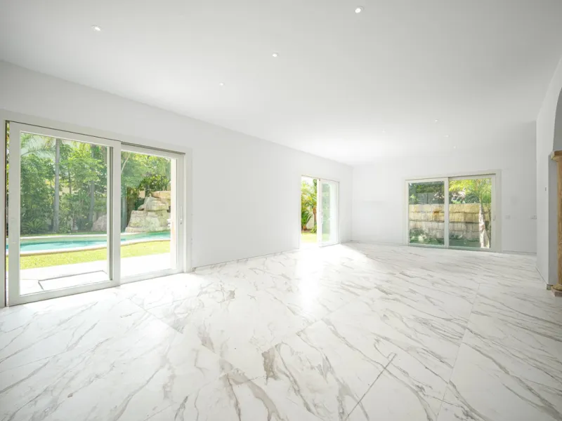 Villa Roma is a stunning four-bedroom, four-bathroom home in the exclusive beachside area of Los Monteros, Marbella East. Just a short walk from the beach, this elegant villa sits on a 933m² plot and combines classic European design with modern coastal co