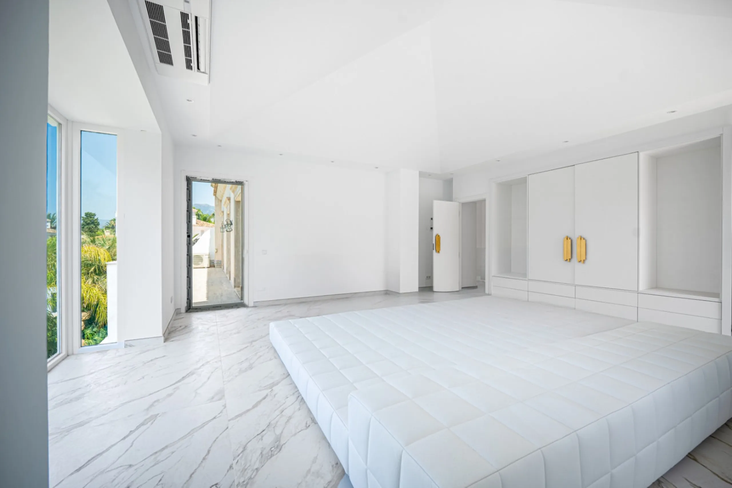 Villa Roma is a stunning four-bedroom, four-bathroom home in the exclusive beachside area of Los Monteros, Marbella East. Just a short walk from the beach, this elegant villa sits on a 933m² plot and combines classic European design with modern coastal co