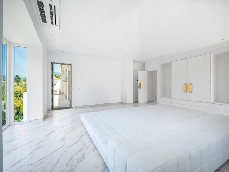 Villa Roma is a stunning four-bedroom, four-bathroom home in the exclusive beachside area of Los Monteros, Marbella East. Just a short walk from the beach, this elegant villa sits on a 933m² plot and combines classic European design with modern coastal co