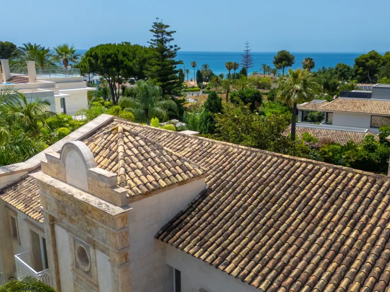 Villa Roma is a stunning four-bedroom, four-bathroom home in the exclusive beachside area of Los Monteros, Marbella East. Just a short walk from the beach, this elegant villa sits on a 933m² plot and combines classic European design with modern coastal co