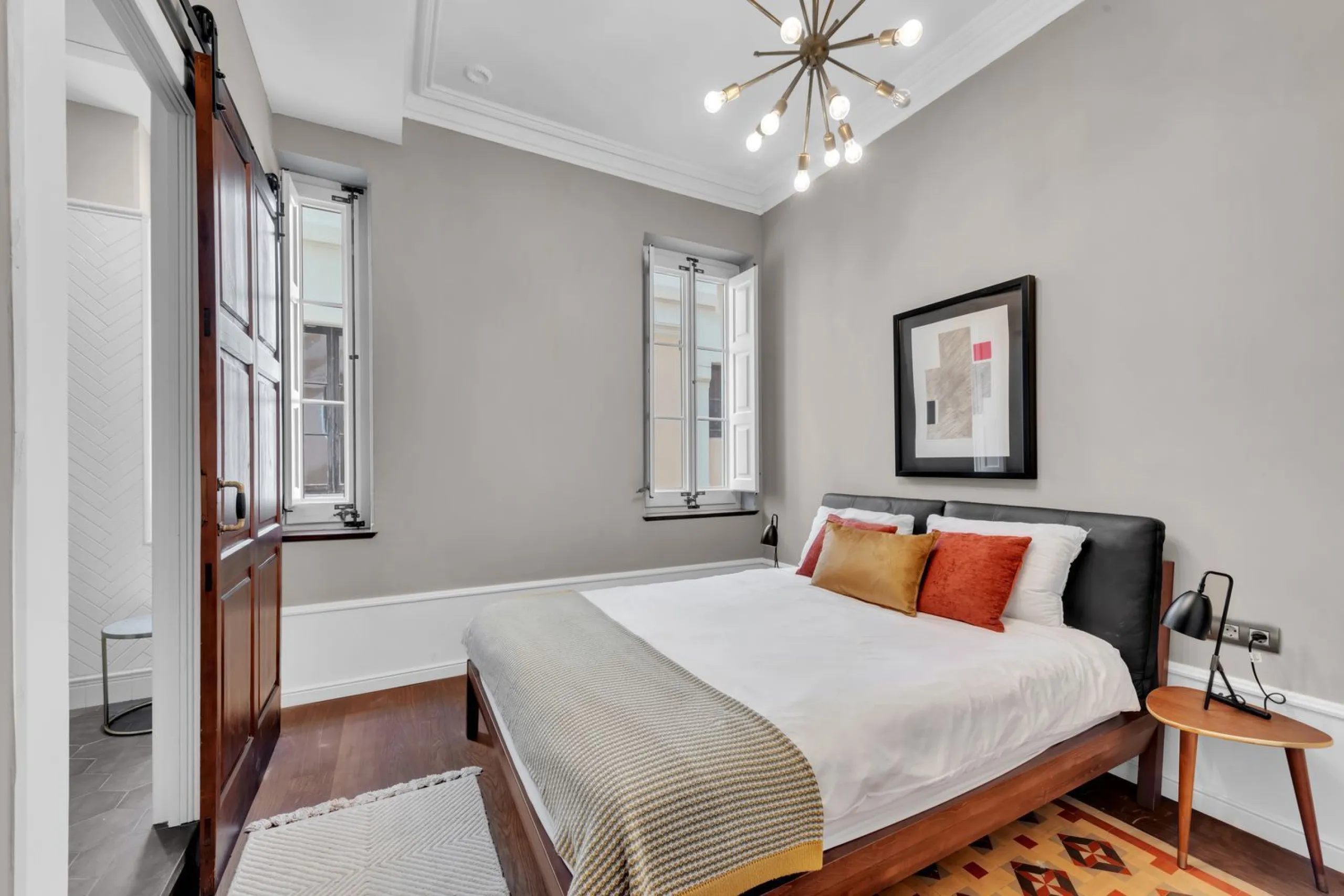 Renovierte Wohnung mit Galerie und hohen Decken nahe dem Triumphbogen, Barcelona
