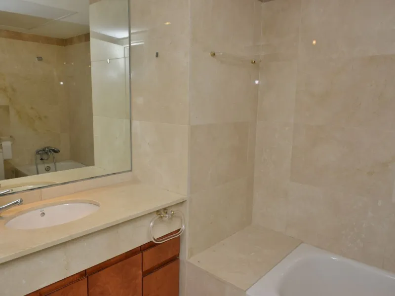 Spacious Apartment with Pool, Padel Courts and Garage in Diagonal Mar, Barcelona