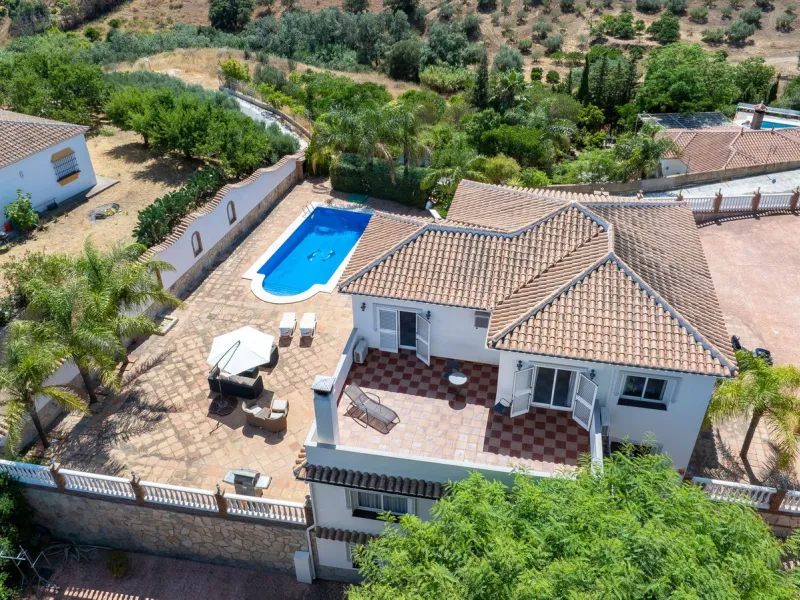Mediterranean Villa with Sea Views and Expansive Garden in La Cala de Mijas!!