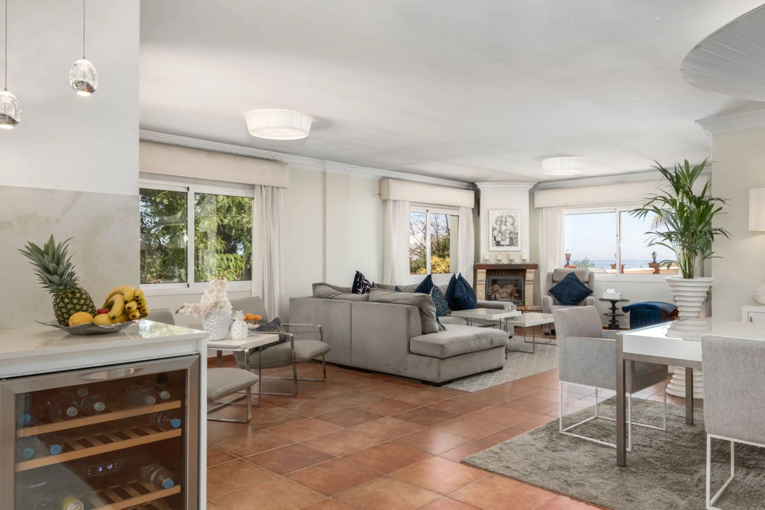 House - Detached Villa в продаже в Mijas, Málaga. В доме 4 спален и 3 ванных комнат. Площадь дома 378 м². Площадь участка 2559 м²