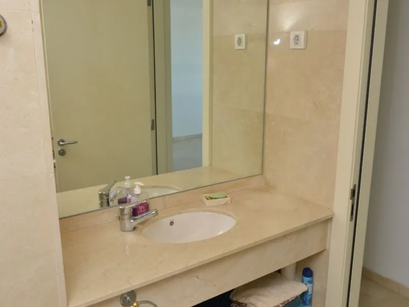 Spacious Apartment with Pool, Padel Courts and Garage in Diagonal Mar, Barcelona