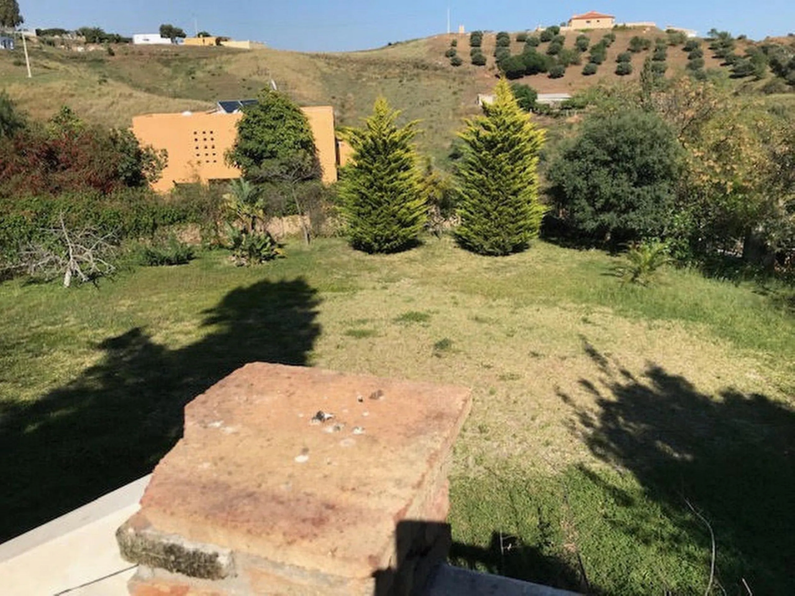 House - Detached Villa в продаже в Mijas, Málaga. В доме 4 спален и 3 ванных комнат. Площадь дома 378 м². Площадь участка 2559 м²